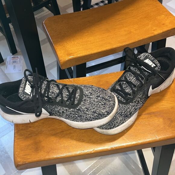 Women’s Nike Black and White Flex Contact Size 11/Euro 43 - Picture 5 of 8